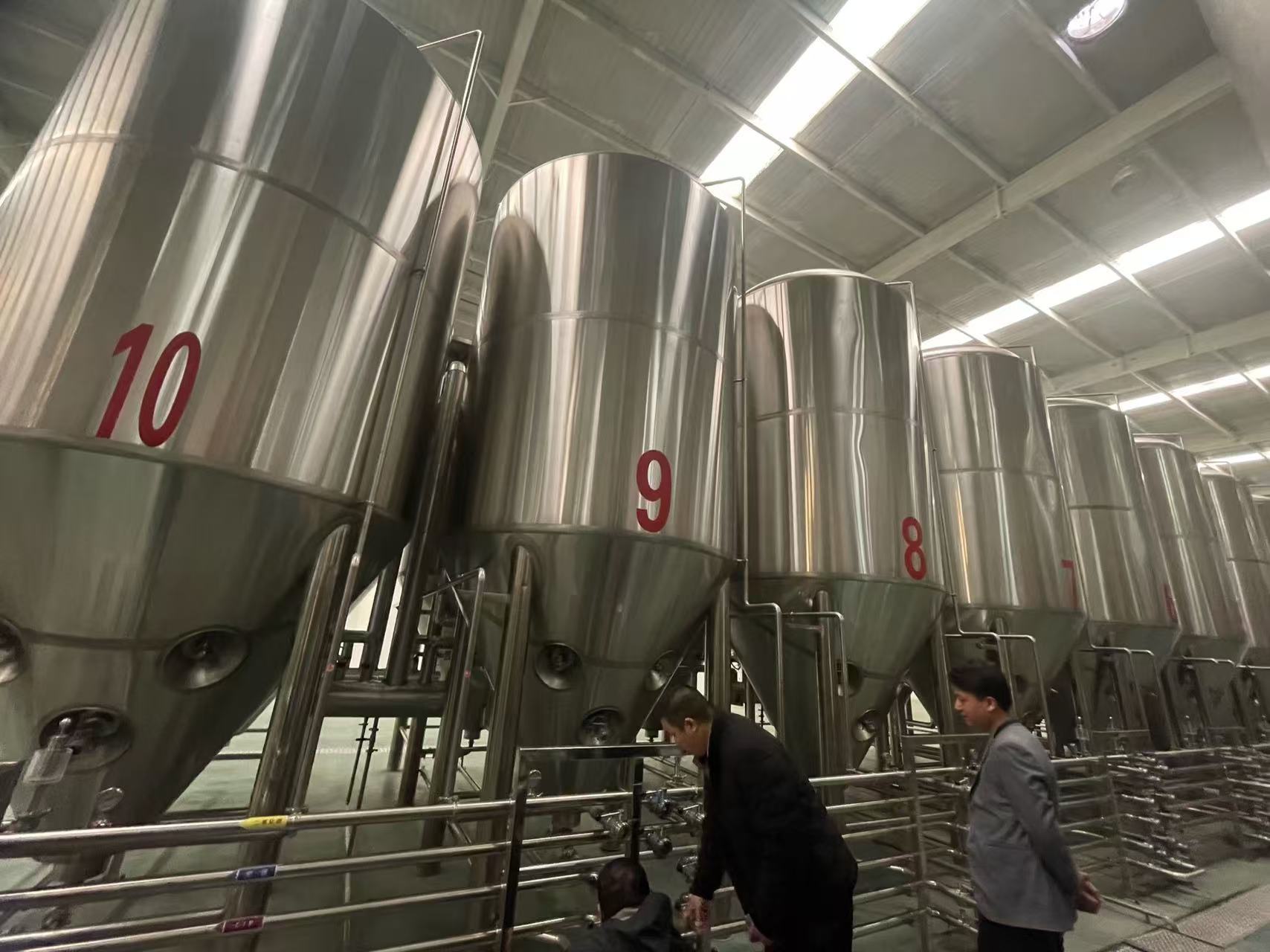 白沙精酿啤酒设备厂—平面布置、设备设计、制造、调试、培训等一条龙服务